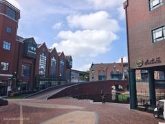 -钟书阁(松江泰晤士小镇店)