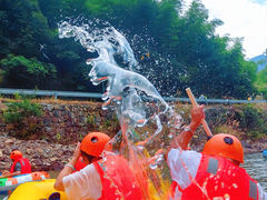-安吉龙王山峡谷漂流
