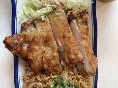 金牌生炸鸡腿捞丁面-食运茶餐厅(文化宫店)