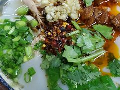 -巍山𤆵肉饵丝