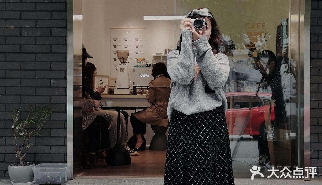 桂花深处的冰博克｜老板，把你最贵的两款☕拿来~