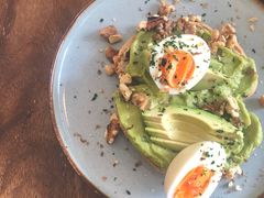 牛油果煮蛋吐司-RAC BAR(安福路店)