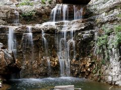 -大平台龙居瀑布旅游区