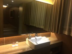 -西安大雁塔科技大学地铁站亚朵酒店