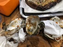 -蚝哥花姐湛江烤生蚝(美丽湾市场店)