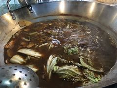 柴锅炖水库鱼-姥家大锅台水库渔家