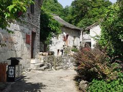 -高荡千年布依古寨旅游景区