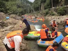 -安吉龙王山峡谷漂流