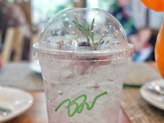 野莓气泡水-Chom Cafe and Restaurant