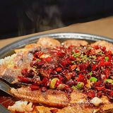 星空下除了能浪漫约会还能干嘛❓那当然是吃烤鱼啦🐟