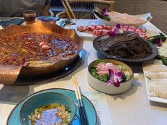 -墨居上隐·院子里火锅(峨眉店)