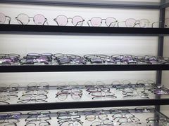 -LOGO眼镜·蔡司品牌折扣店(龙华清湖店)