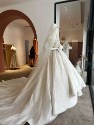 -派丽莫Pellimo原创设计婚纱品牌