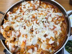 -亲昵春川鸡排(韩国美食街店)