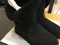 -爱革·奢品·鞋包·衣物·家居(金桥国际商业广场店)