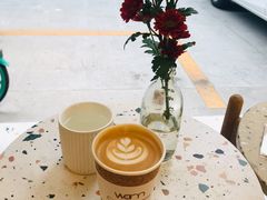 暖白-Cafe on warm(丹霞店)