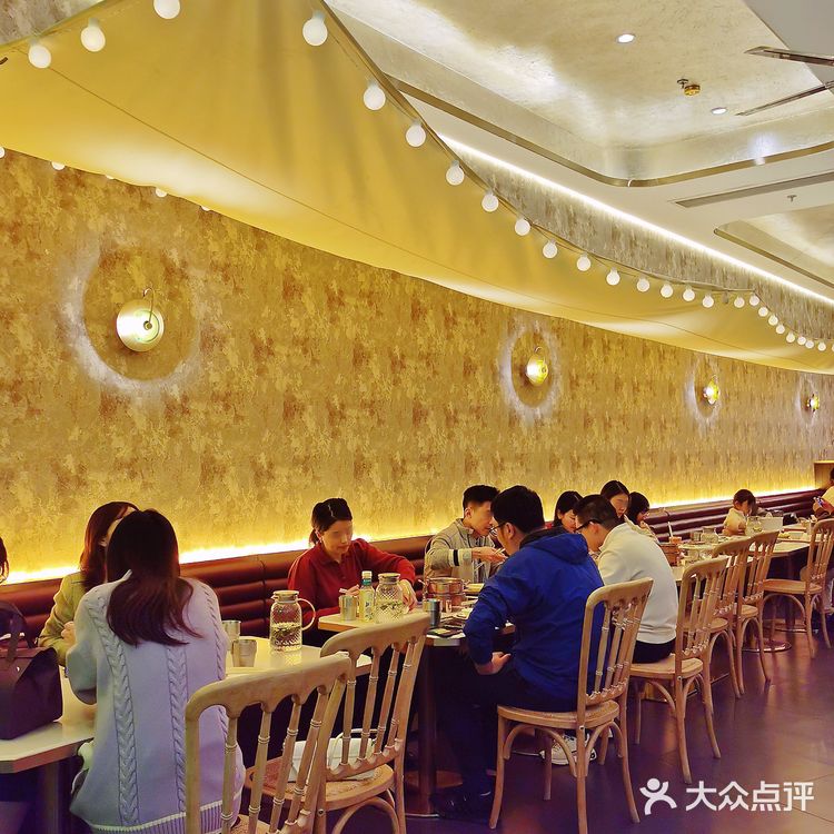 沉浸露营风🏕前滩的这家泰餐厅🉑太会了❗  