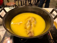 -鲜入围煮花胶鸡海鲜火锅