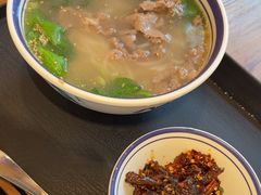 -云阿蛮云南生烫牛肉米线(奉贤路店)