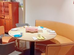 包厢-渝信川菜 · 川味家常菜(财富购物中心店)