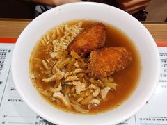 榨菜肉丝鸡翼公仔面-敏华冰厅(紅磡)
