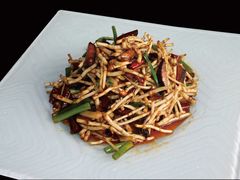 折耳根超腊肉-泉味道贵州厨房(三里河店)