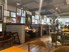 大堂-JINNS锦时 steak&pizza(浸信会礼拜堂旧址店)