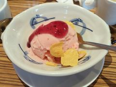 草莓冰淇淋-柚子(假日店)