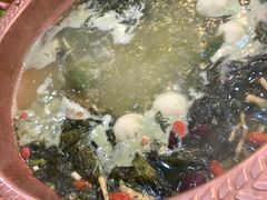 -景明轩•养生酸汤鱼火锅 云贵鲜菌 现舂野果酸汤(王寨小区店)