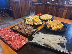 -果松木炭酸菜铜火锅·外婆参鸡汤