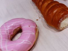 草莓甜甜圈-山崎面包(静安久光店)
