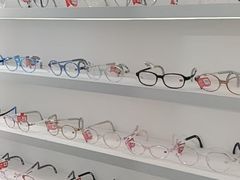 -美式眼镜·授权蔡司.依视路.尼康.豪雅.明月(南翔印象城店)