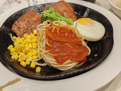 -汤姆家的牛排意面披萨(新城市广场店)