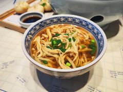 鸡丝阳春面-甬妈妈湖畔里餐厅(唐山南湖旅游景区店)