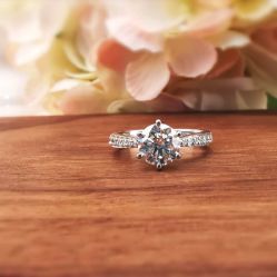 -威德钻石-克拉钻大本营(南京东路店)