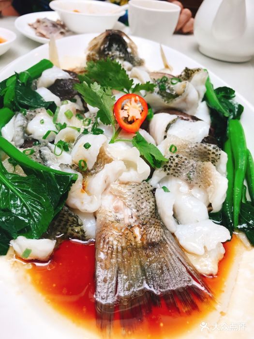 行运楼粤宴·古井烧鹅(岭南店)古法麒麟蒸鱼图片