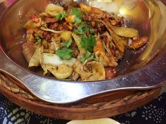 -愉肴麻辣香锅(中山路店)