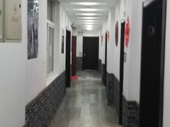 -茸梅路右拐龙虾-农家菜(松江店)
