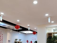 -休记光头香辣蟹干锅(绵竹店)