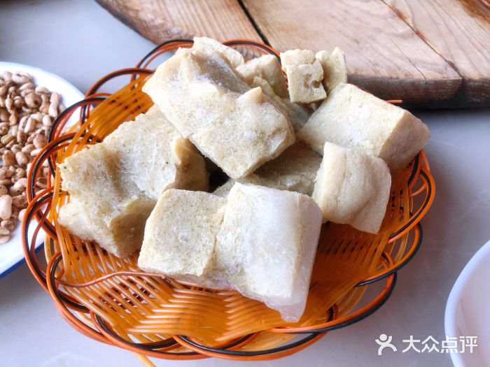 小汤山东北锅台鱼卤水豆腐图片
