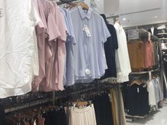 -优衣库(上海金桥国际商业广场店)