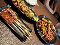 -曼听小寨海鲜烧烤·大连辣炒大王(盖州街店)