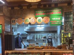 -云阿蛮云南生烫牛肉米线(奉贤路店)