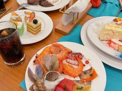 -亚龙湾希尔顿自助餐厅·海鲜·烧烤·沙滩BBQ·现场乐队