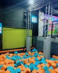 -蹦贝运动中心·蹦床·攀岩·闯关(龙岗店)