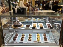 面包甜点陈列柜-GODIVA(国际金融中心店)