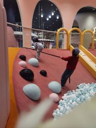 -奈尔宝家庭中心·亲子餐厅(鄞州万达店)