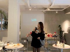 -洪小鹏生活美学馆(领SHOW天地店)