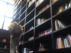 -钟书阁(松江泰晤士小镇店)