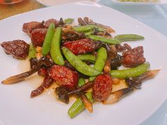 鸡纵菌炒牛肉粒-洋洋中餐馆·SINCE 1997(信投店)